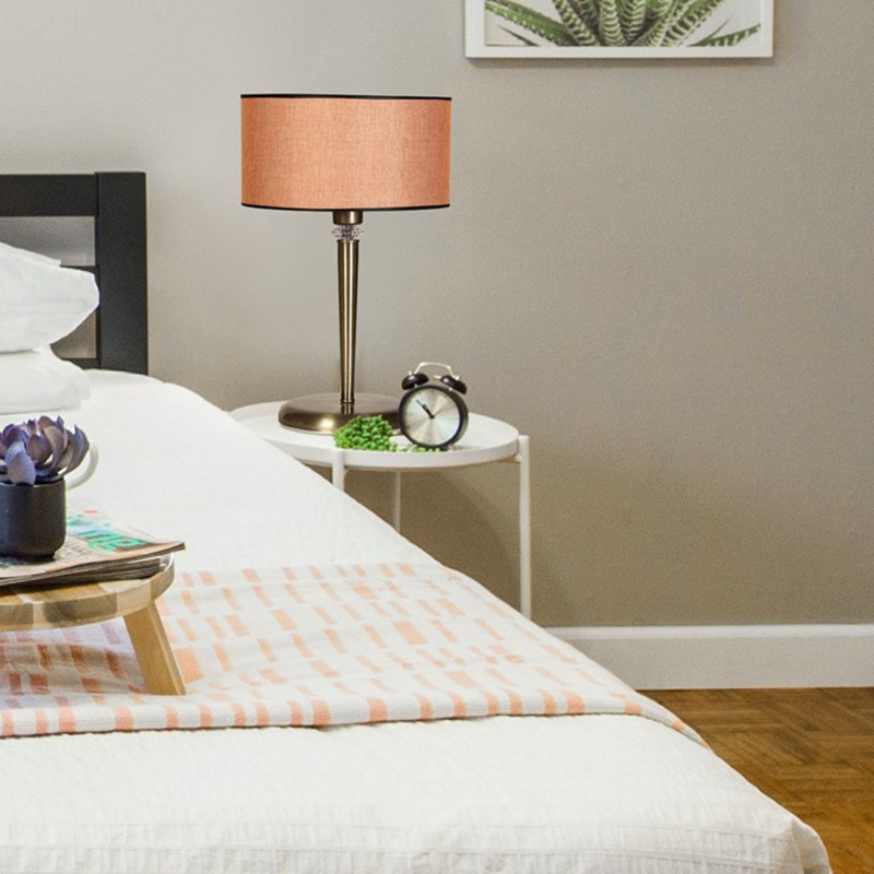 Élégante lampe sur pied en métal, orange, hauteur 21,7 po | Pied de 7,9 po de diamètre, abat-jour de 11,8 po, hauteur de l'abat-jour de 7,9 po | Douille E27, 40 W maximum | Parfait pour le salon et la chambre à coucher, conception moderne avec revêtement à culbutage