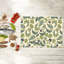 Planche à découper en verre à motif de feuilles vertes idéale pour servir et couper dans la cuisine-114446792
