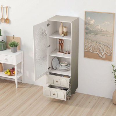 Grande armoire de présentation de 62,99 po avec porte en verre trempé, deux tiroirs et une tablette réglable, solutions de rangement spacieuses, pour le salon, la chambre à coucher, la cuisine et le bureau, blanc