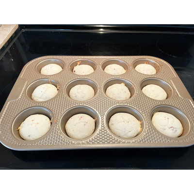 12-Cup Nonstick Carbon Steel Muffin Pan with Diamond Texture, Professional Cupcake Baking Tray for Home Kitchen
