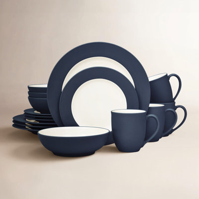 Colorwave Stoneware Dinnerware Set - Service for 4