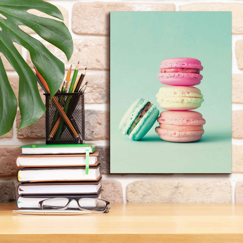 «Savorey French Macarons» par Incado, reproduction sur toile tendue, L 12 po x H 16 po
