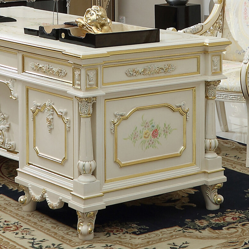 Bureau luxueux sculpté de style français