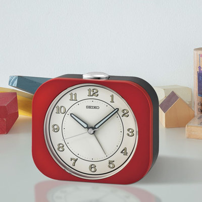 QHE195RLH Alarm Clock, Red