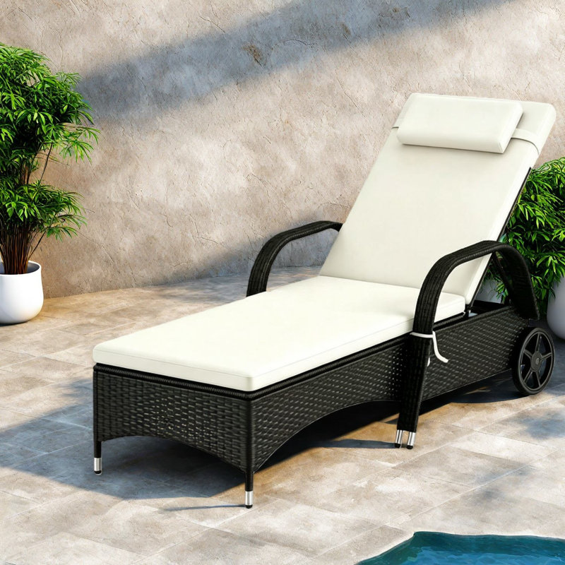 Chaise longue de patio ajustable en rotin moderne
