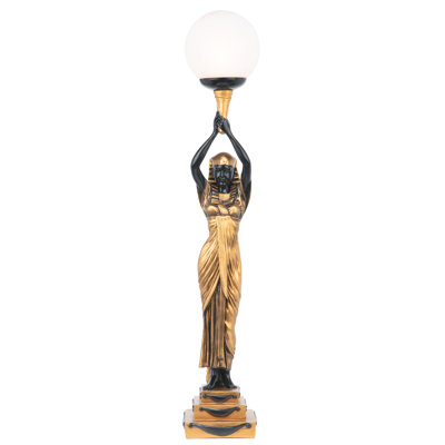 Statue de la déesse de la nuit Kristophyr illuminée