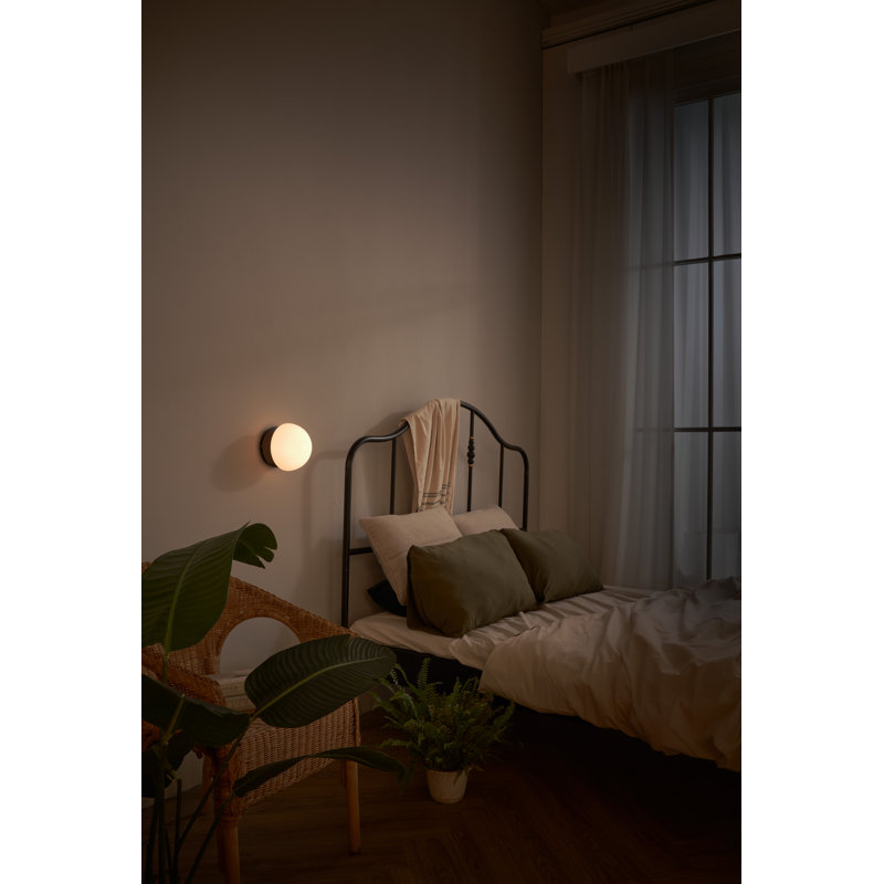 Pensee 1 - Light LED Flush Mounted Sconce, Black