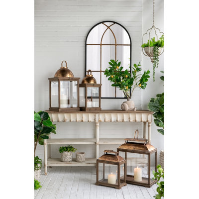 Console 63 x 19,5 x 35,5 po à trois niveaux en bois avec finition blanc vieilli et beige