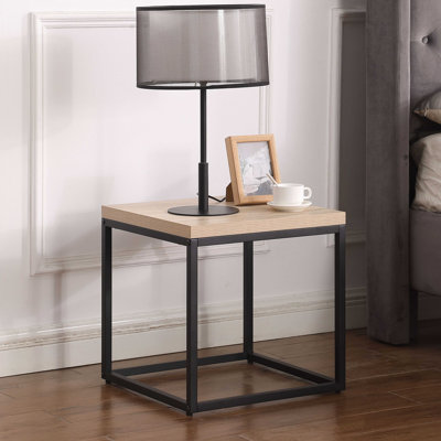 Table de chevet carrée en bois et métal avec rangement, design industriel pour le salon et la chambre à coucher, finition chêne naturel