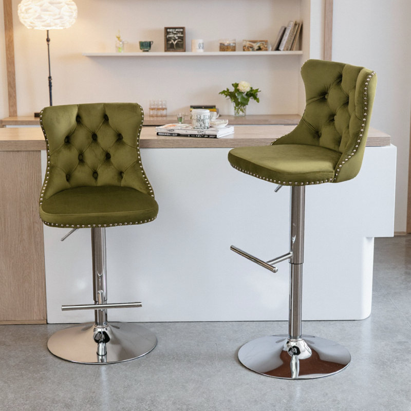 Ensemble de 2 tabourets de bar rotatifs modernes en velours avec dossier chromé à hauteur ajustable, Vert olive
