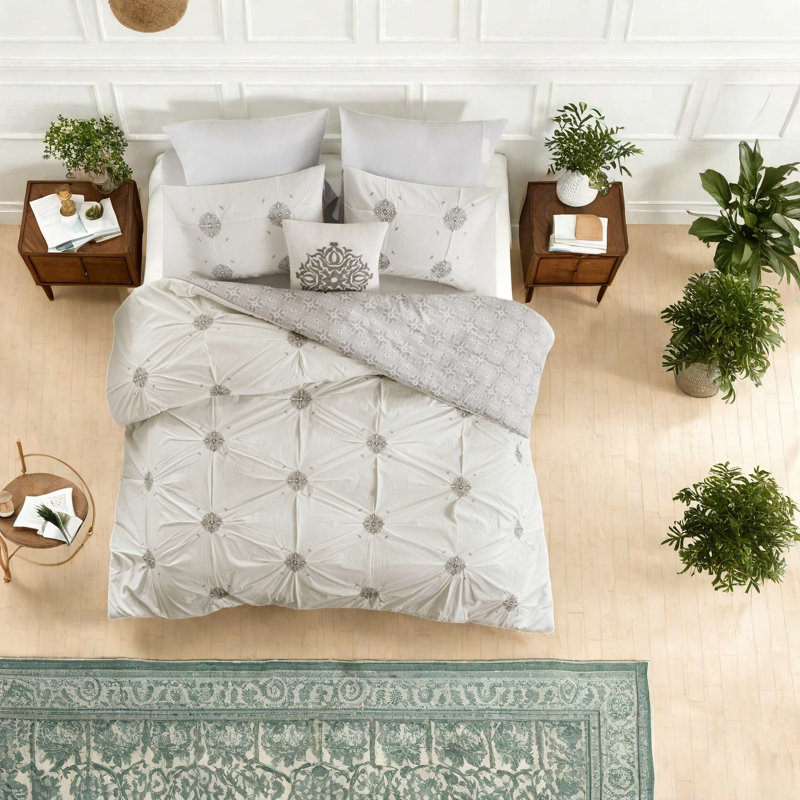 Ensemble de literie réversible élégant en coton avec détails brodés pour la maison