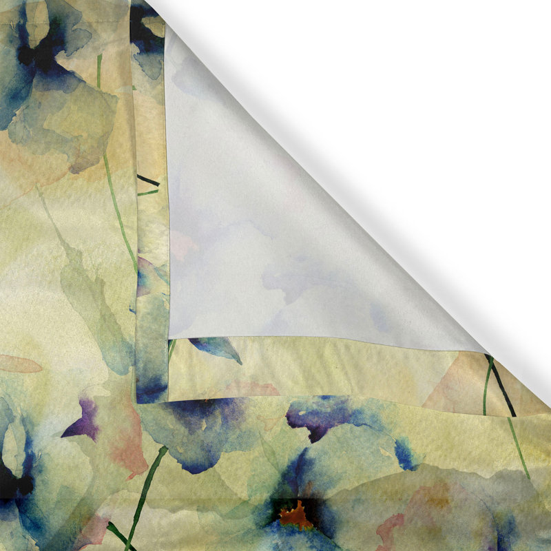 Red Barrel Studio® - Fleurs rétro avec œillets 50 po x 63 po, L 50 po x L 108 po