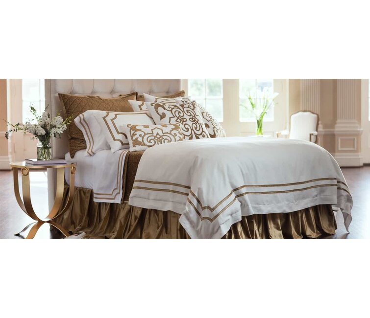 https://assets.wfcdn.com/im/42410095/resize-h755-w755%5Ecompr-r85/1533/153350744/Mozart+Linen+Lumbar+Throw+Pillow.jpg