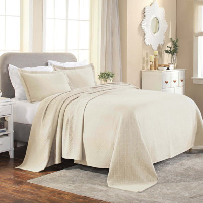 Superior 100% Cotton Matelassé Basketweave All-Season Bedspread with Pillow Sham Set