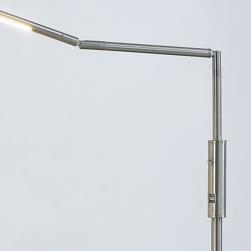 Lampe DEL sur pied 69 po Astrix, Argent