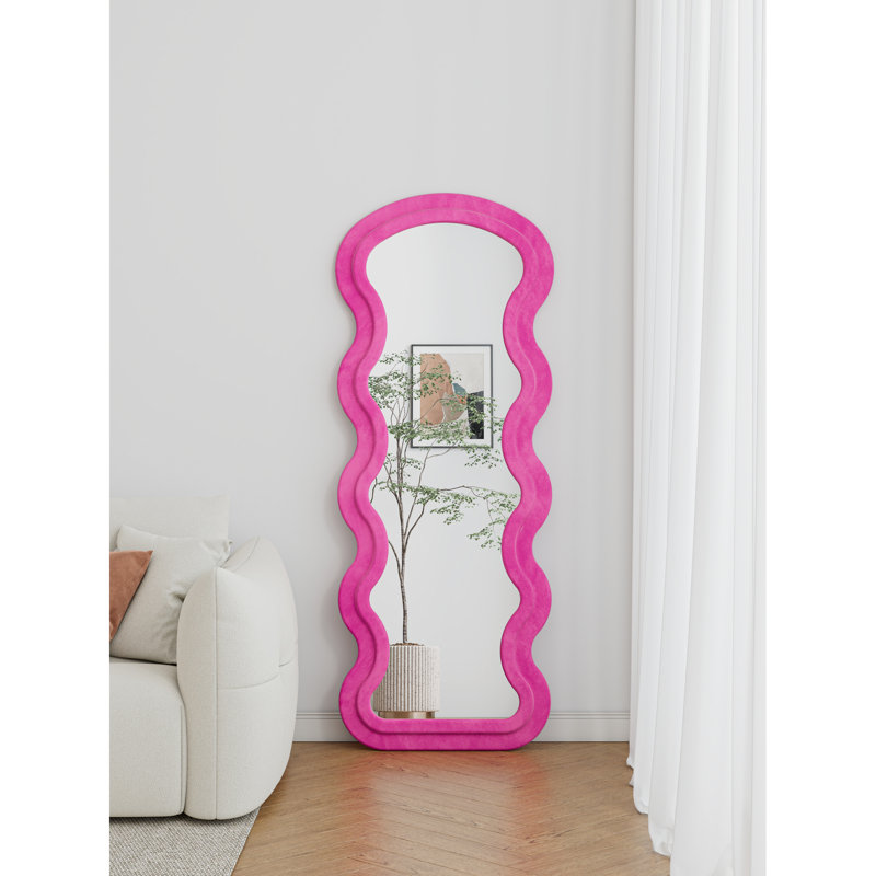 Miroir pleine grandeur en flanelle ondulée avec finition douce au toucher