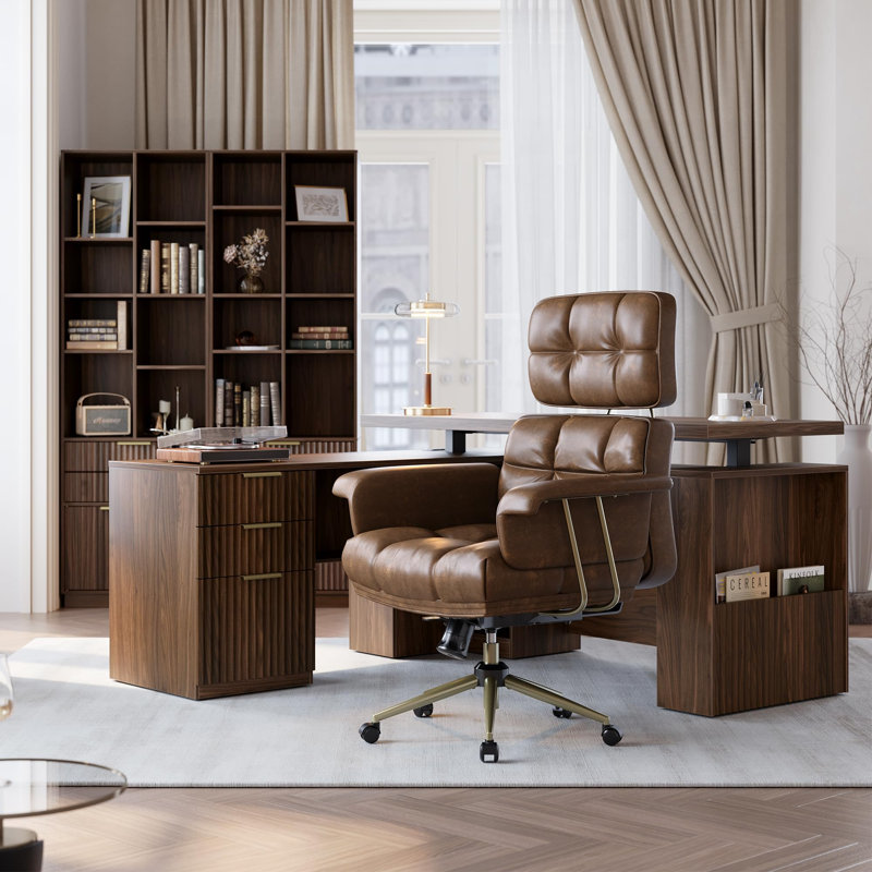 Chaise de bureau en similicuir de qualité supérieure, conception ergonomique brune avec coussin de siège épais et soutien lombaire, confortable chaise pivotante de style moderne Mid-Century, convient au bureau à domicile.