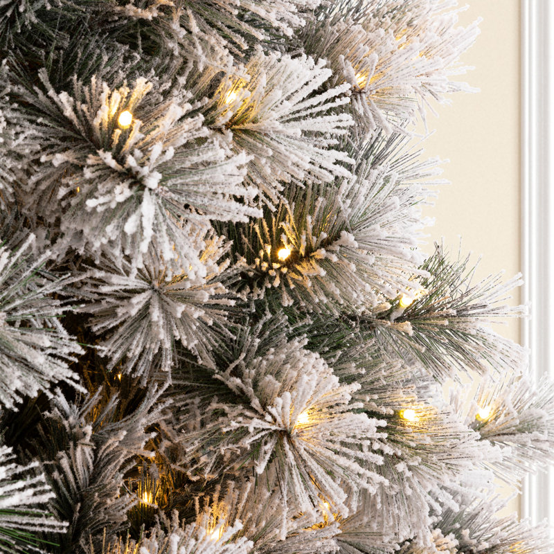 Arbre de Noël artificiel avec lumières Guillema, 9 pi