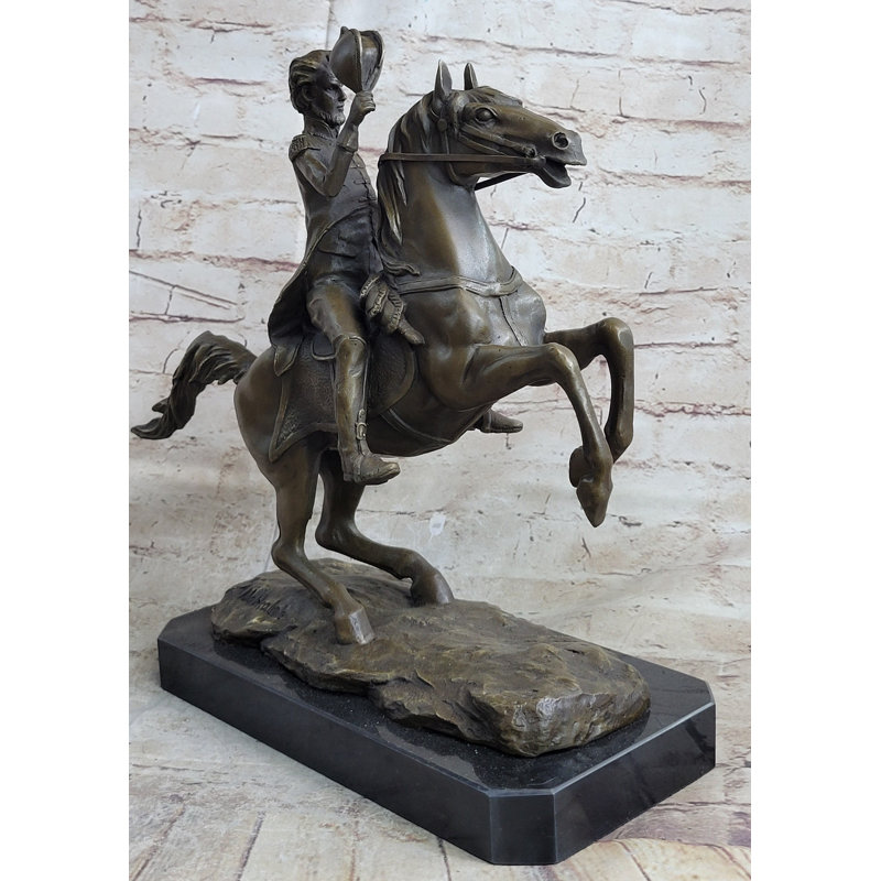 Figurines et sculptures