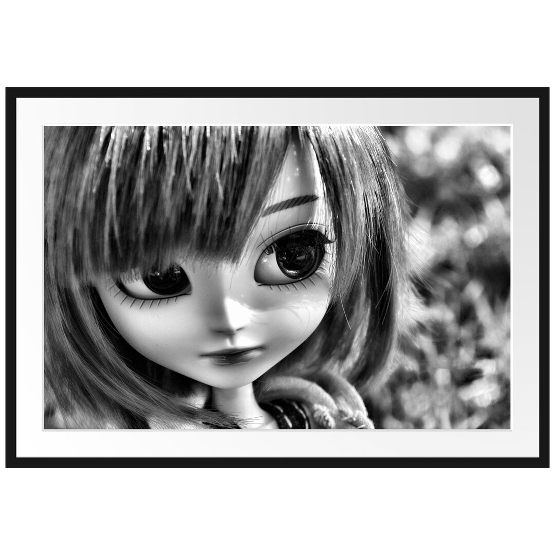 Gerahmtes Poster Pullip-Püppchen auf Sommerwiese