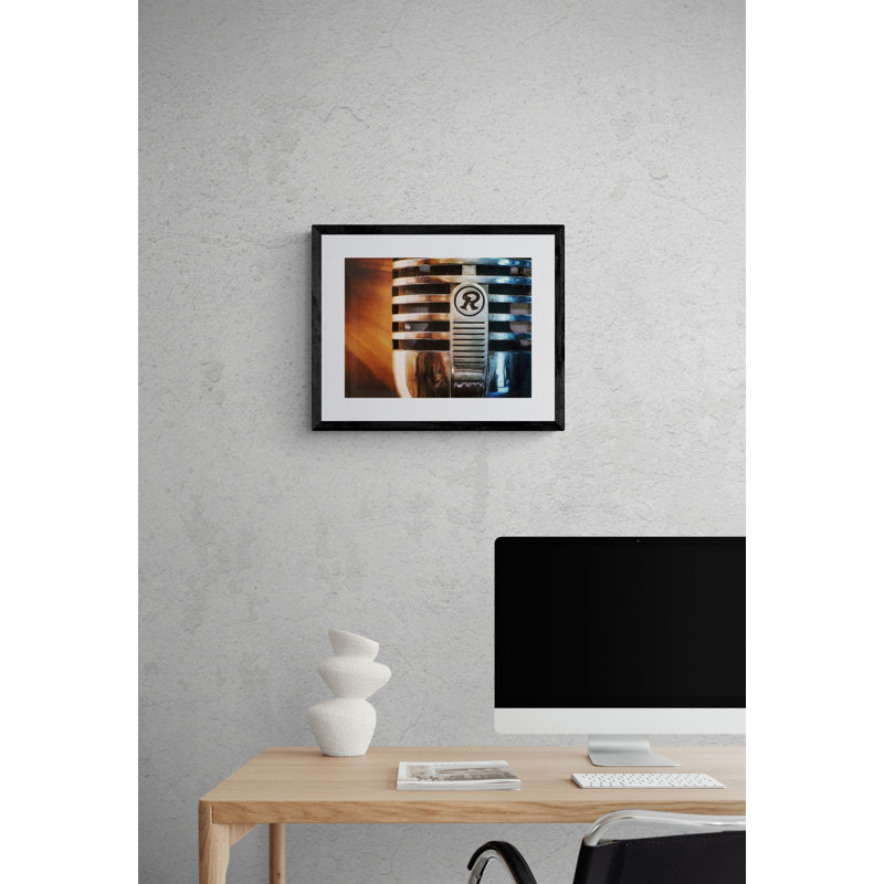 Retro Microphone Print by Scott Norris, 25.25" H x 31.25" W
