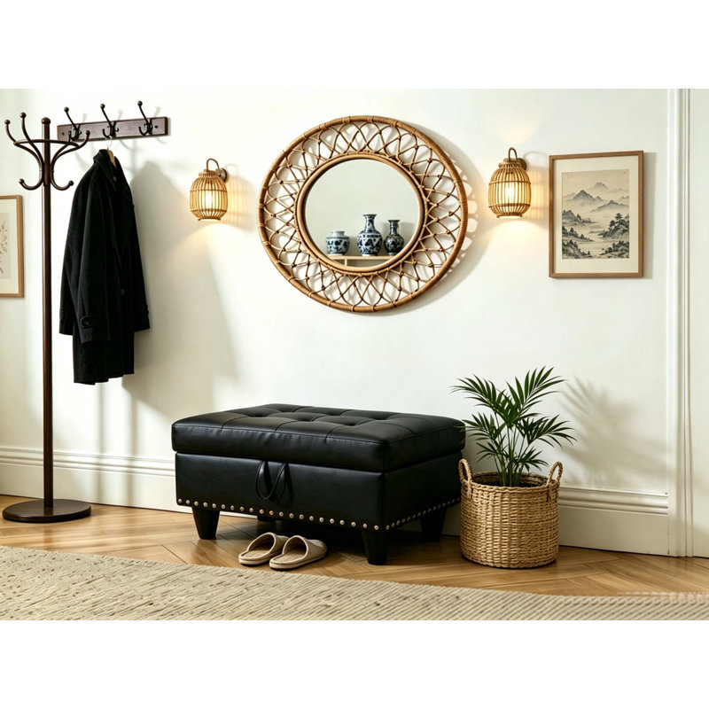 Repose-pieds de rangement en similicuir noir avec dessus capitonné et garniture cloutée, Noir