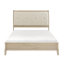 Cadre de grand lit beige avec tête de lit tapissier en similicuir de style classique et rails pour la chambre à coucher-129909198