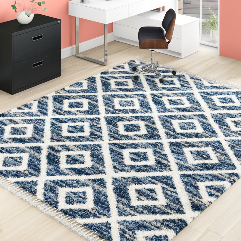 Tapis bleu à motif géométrique Mitzy, Rectangle 4 pi 1 po x 6 pi 1 po