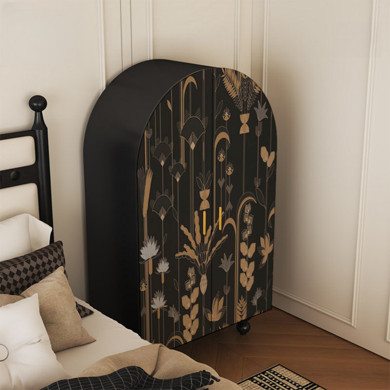 Armoire arquée avec tablettes et portes