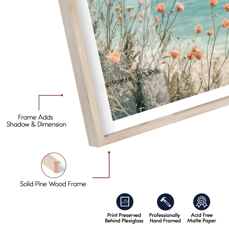 «Coastal Wildflowers Shadowbox Print Travel» par Notoriart, H 37 po x l 25 po, Crème, crème