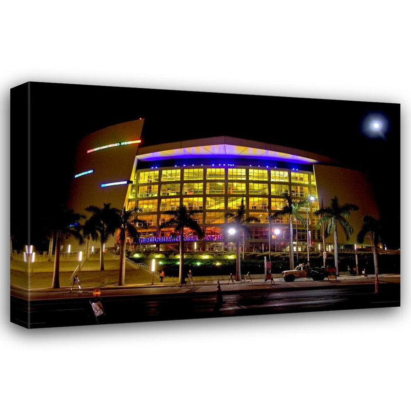 American American Arena, H 16 po x l 24 po