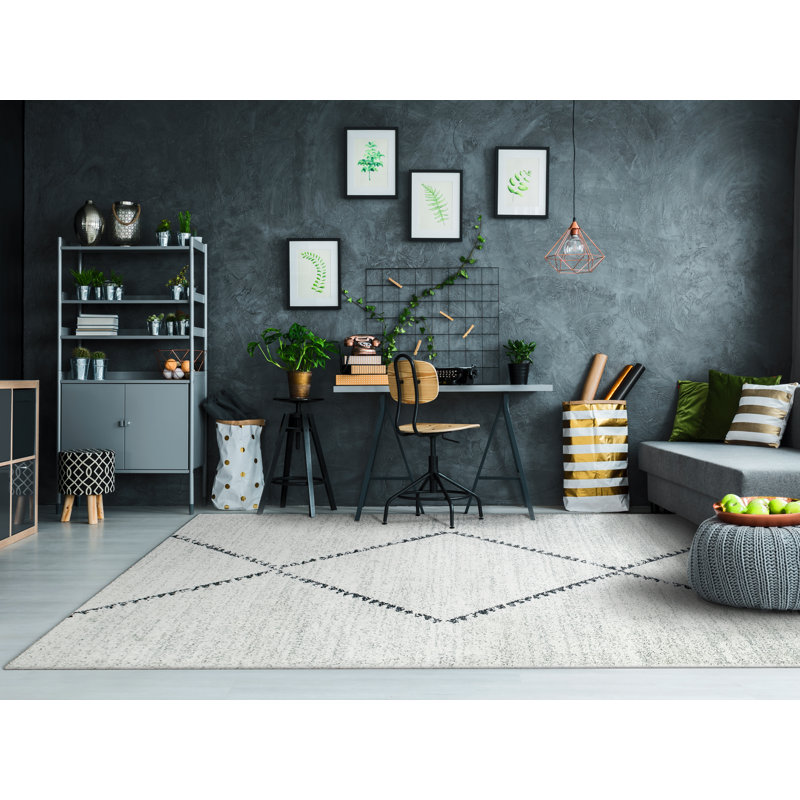 Manuela Geometric Indoor Rug, Rectangle 2' x 3'11"
