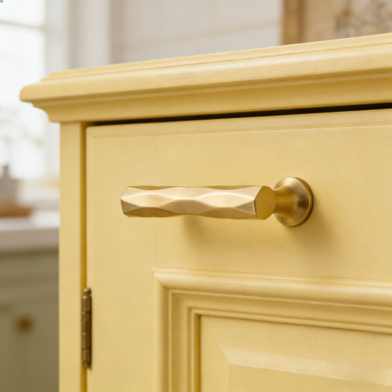 Ensemble de 10 boutons d'armoire en or brossé, poignées d'armoire en laiton martelé, poignées de tiroir en alliage de zinc massif pour la quincaillerie de la commode de la salle de bain