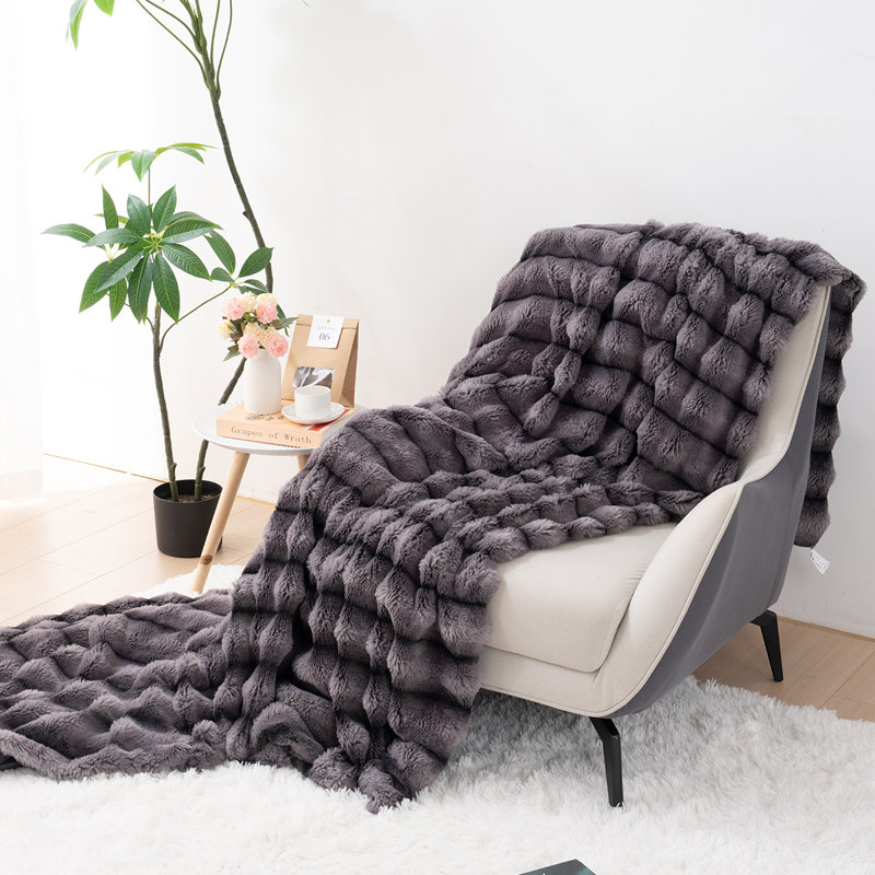 Cozy and Comfortable Faux Fur Blanket A soft, plush blanket perfect for sofas, featuring a fluffy, thick, and plush texture. Ideal for sofas, bedrooms, and living rooms.