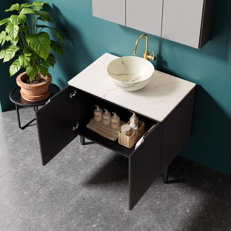 Meuble-lavabo autoportant moderne 30 po avec lavabo en céramique TURIO, comptoir en pierre frittée blanc de Carrare, armoire de rangement à fermeture en douceur, finition noire