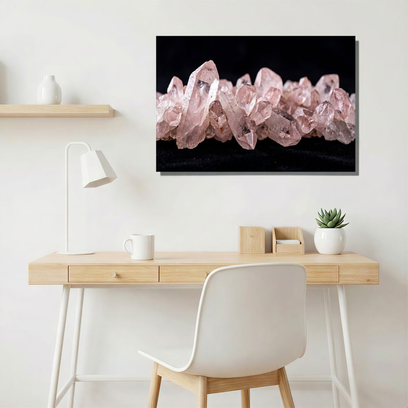 Art sur toile, grappe de cristal rose sur fond noir, H 12 po x l 18 po