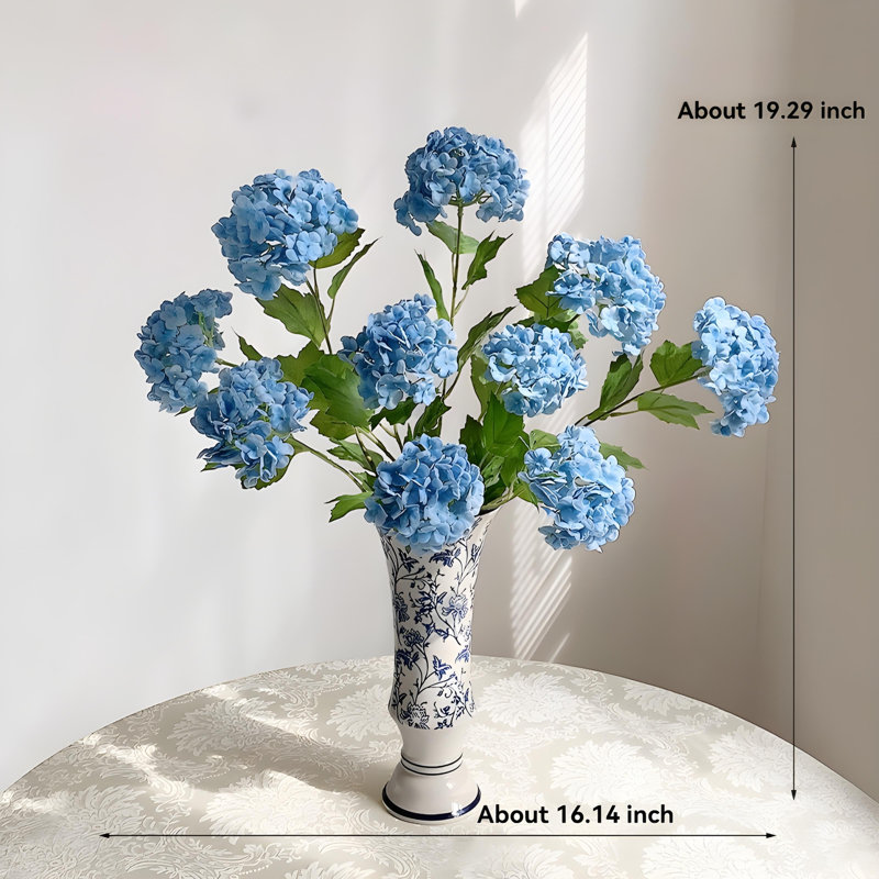 Ornements de fleurs simulées