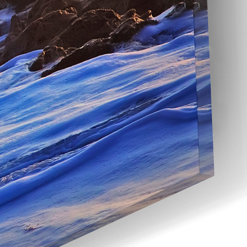«Backlit» par Patrick Zephyr, art mural en verre acrylique, H 12 po x l 16 po x P 0,13 po