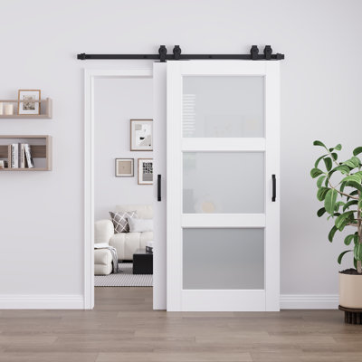 Porte de grange coulissante Bypass pré-assemblée avec panneau de porte en bois manufacturé en bois massif à 3 verres givrés et fini blanc avec trousse de quincaillerie d'installation