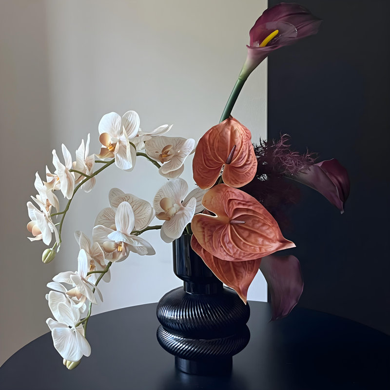 Ornements de fleurs simulées