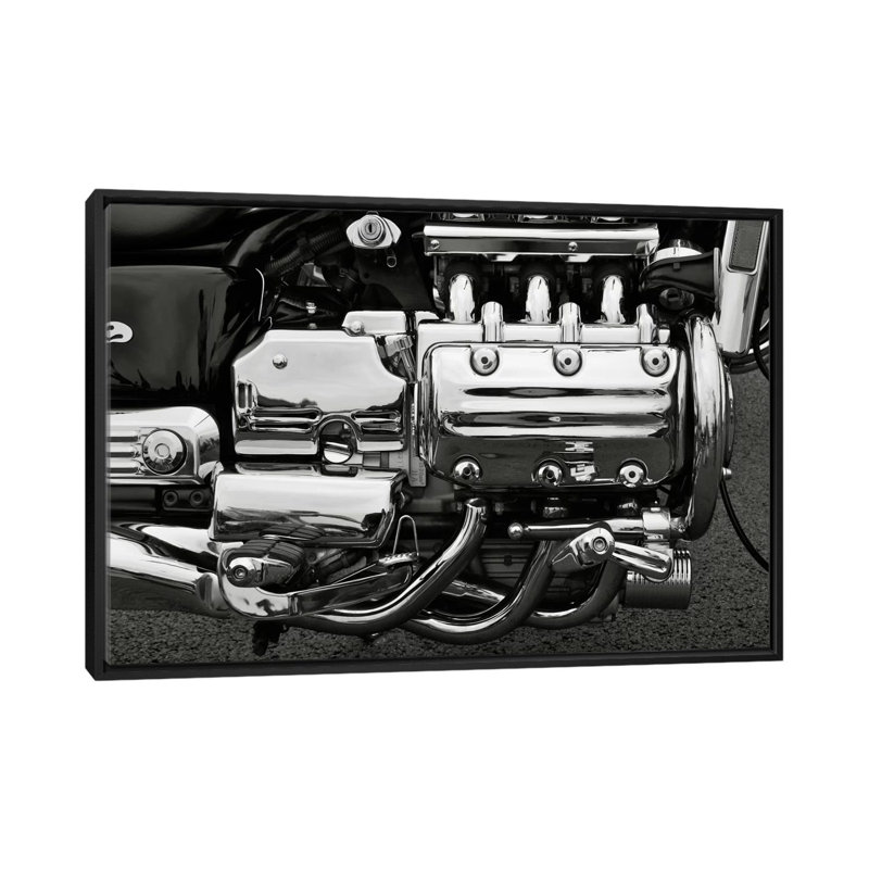 «Engine Grayscale» par Lyall, reproduction de photo sur toile, H 18 po x l 26 po x P 1,5 po, Toile avec cadre noir
