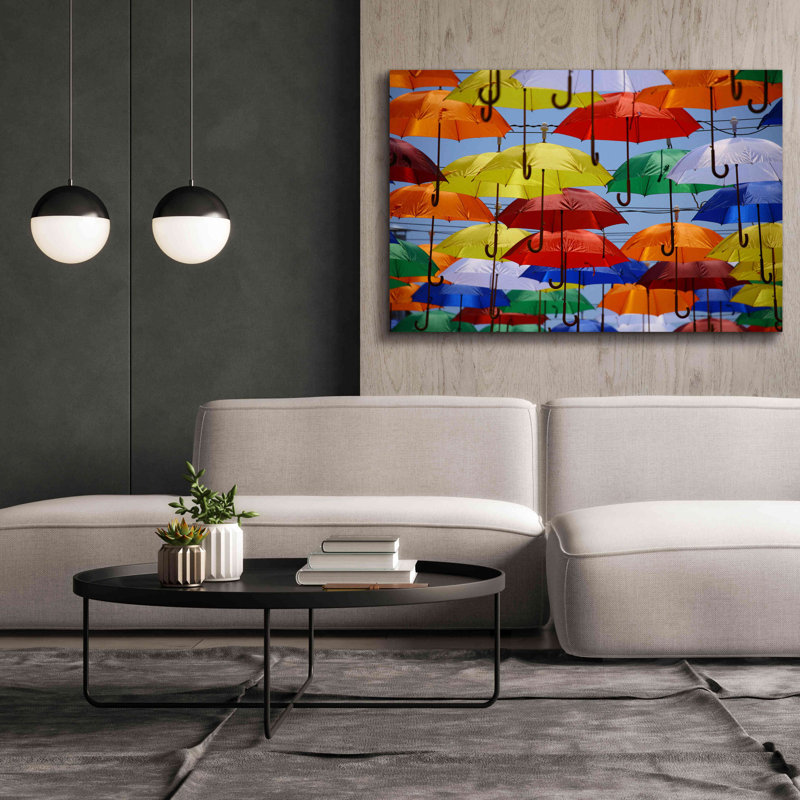 «Ferruccio Rains Umbrellas» par Epic Portfolio, estampe numérique sur toile, H 40 po x l 60 po x P 1,5 po