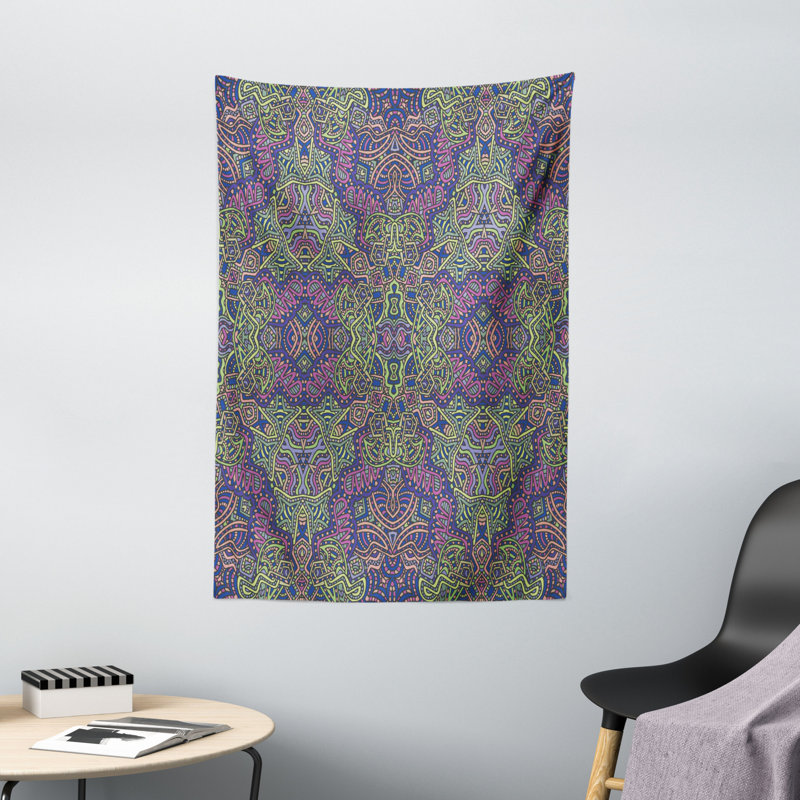 Tapisserie en polyester psychédélique, H 60 po x l 40 po