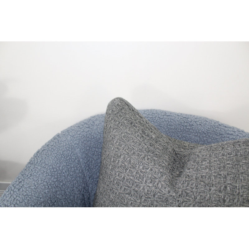 Coussin en tartan en laine 18 x 18 po gris pour l'hiver