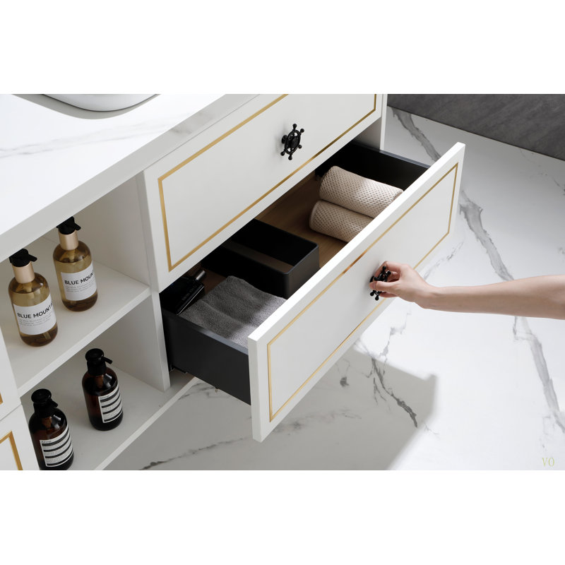 Le meuble-lavabo mural de 84 po convient aux lavabos doubles, armoire seulement (comptoir et lavabos non inclus)
