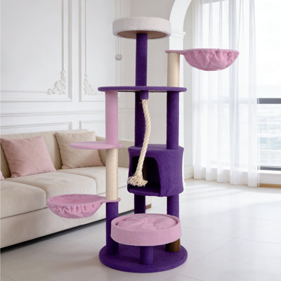 Arbre à chat à plusieurs niveaux pour grands chats, gain d'espace vertical, avec griffoir et structure d'escalade.