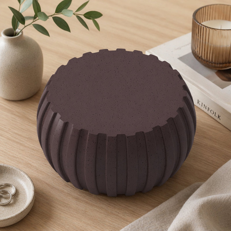 Table basse imperméable moderne 35,43 po, conception en ciment durable, compatible avec l'intérieur et l'extérieur, Brun