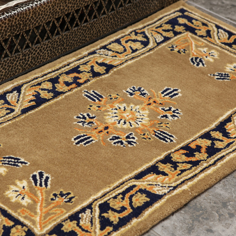 Tapis oriental en laine fait à la main Eliphalet