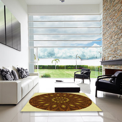 Tapis jaune tissé à la machine