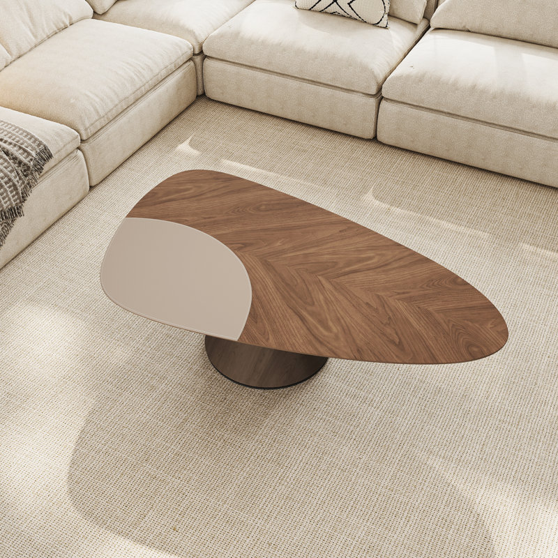 Table basse 47 po Mid Century Modern, table basse triangulaire en bois massif avec base en acier, brun